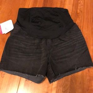 BRAND NEW MATERNITY SHORTS! Size 10/30